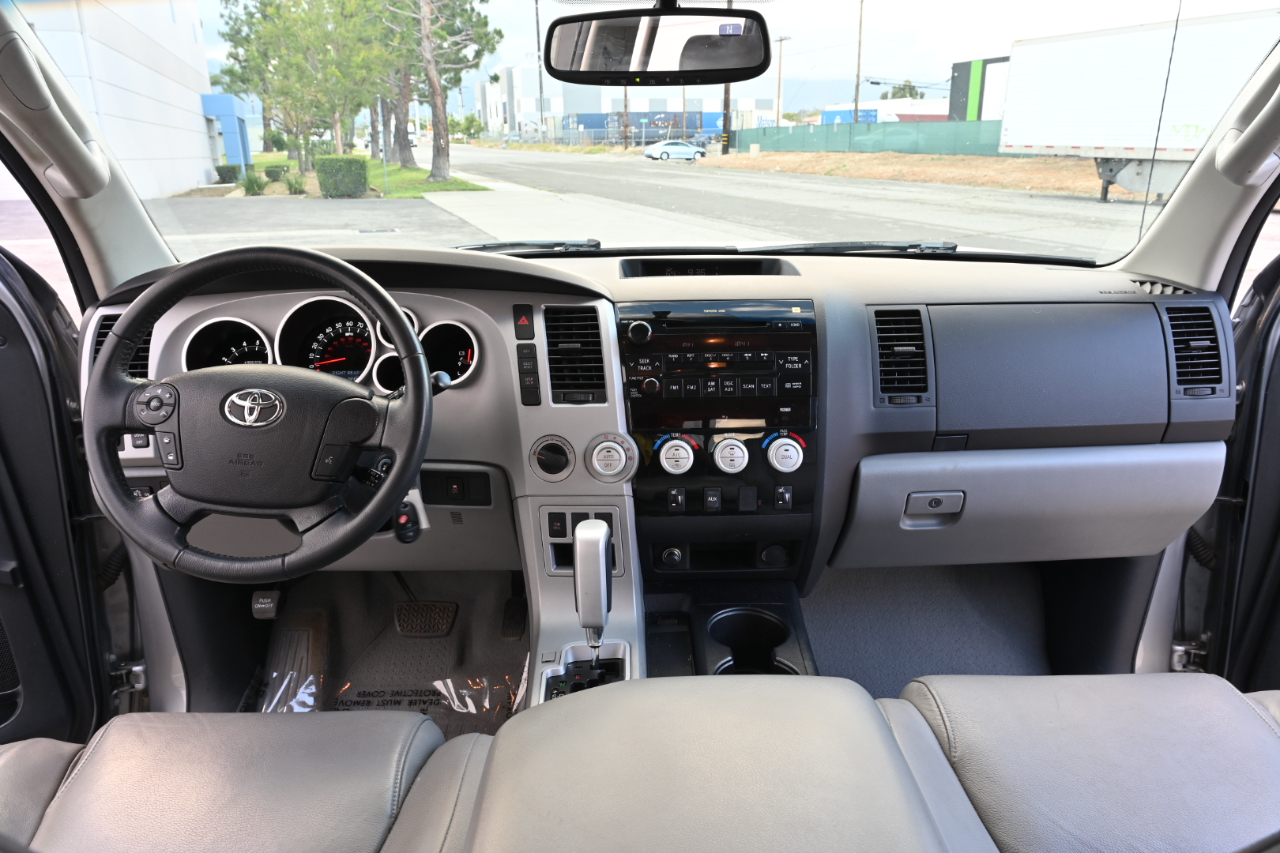 Toyota Tundra Limited Double Cab 5.7L 4WD 2007