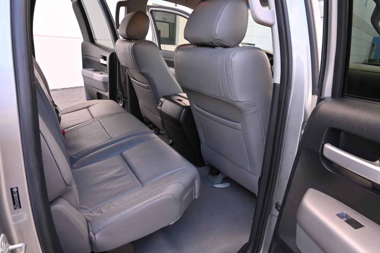 Toyota Tundra Limited Double Cab 5.7L 4WD 2007