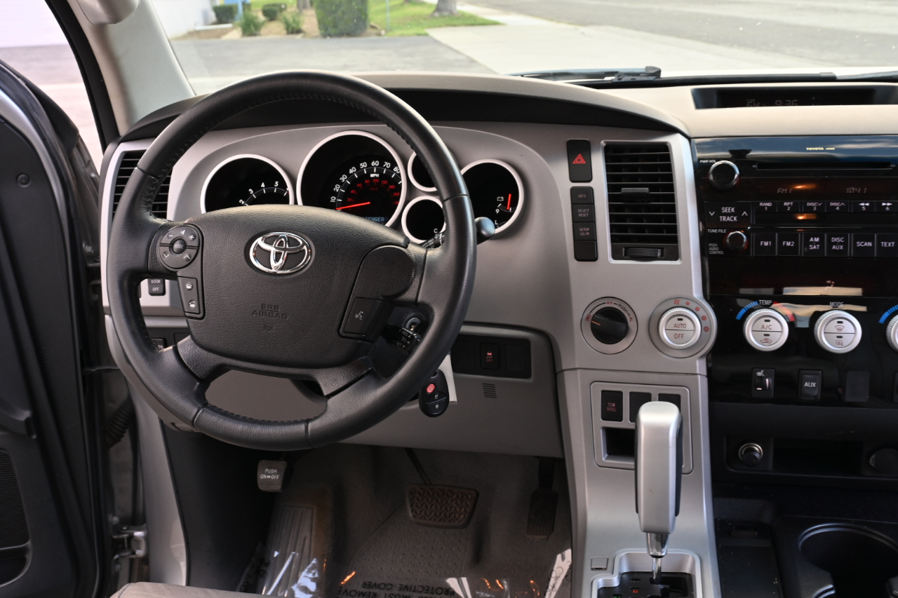 Toyota Tundra Limited Double Cab 5.7L 4WD 2007