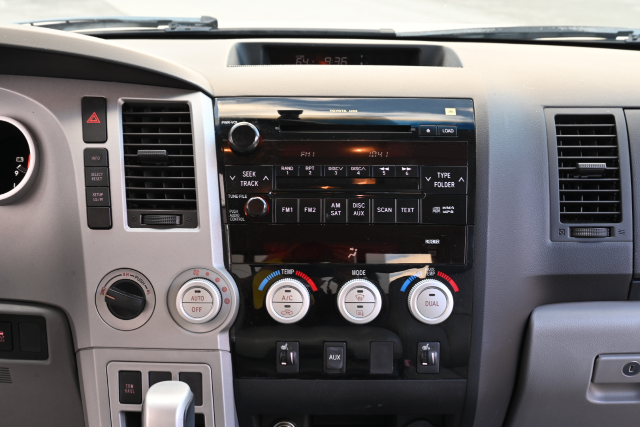 Toyota Tundra Limited Double Cab 5.7L 4WD 2007