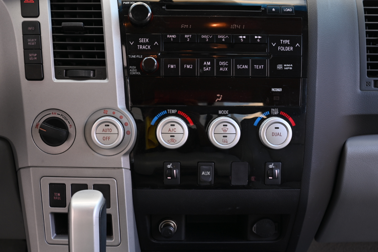 Toyota Tundra Limited Double Cab 5.7L 4WD 2007