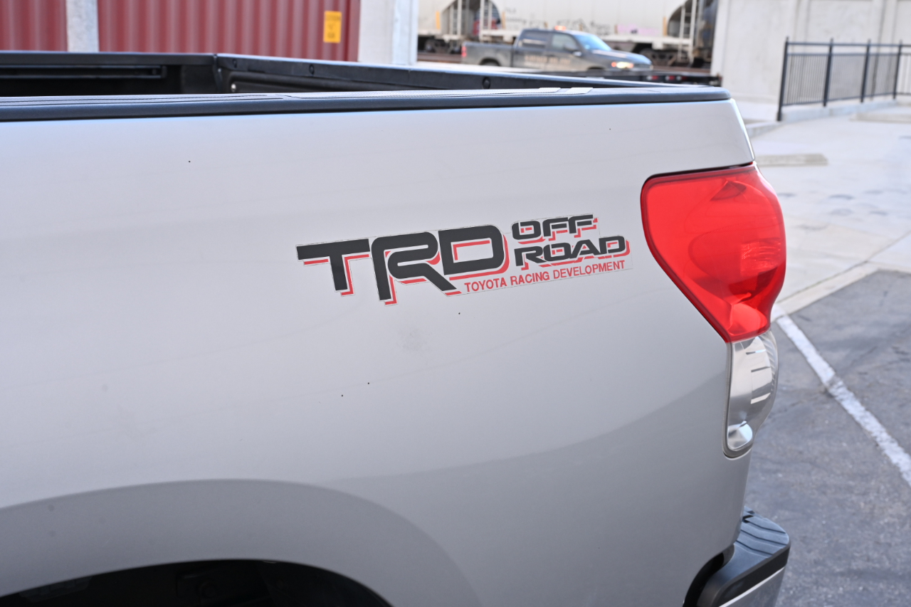 Toyota Tundra Limited Double Cab 5.7L 4WD 2007