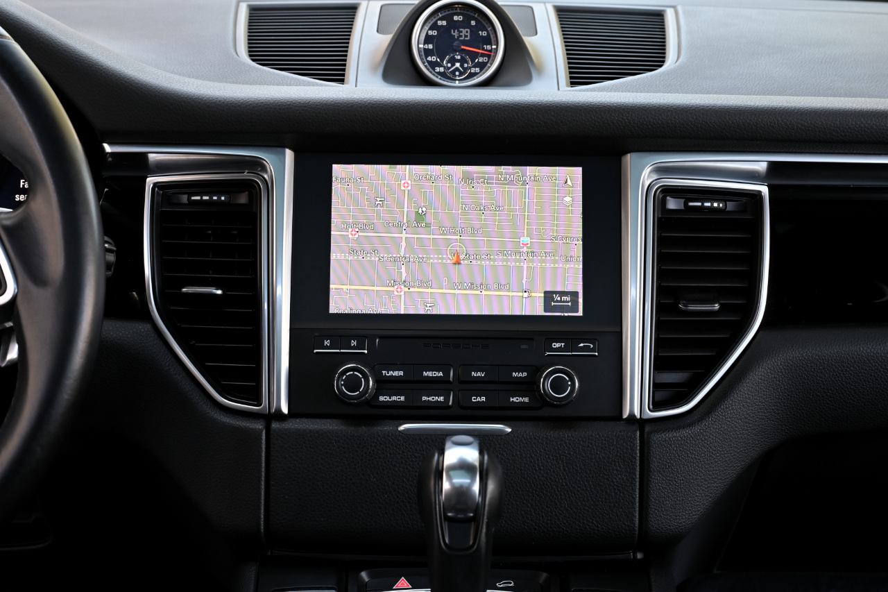 Porsche Macan Sport Edition AWD 2018