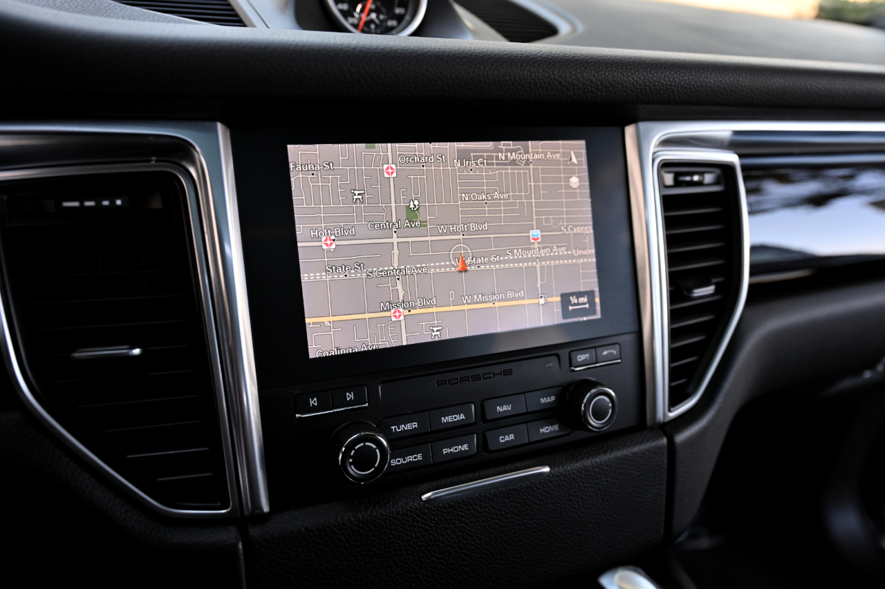 Porsche Macan Sport Edition AWD 2018