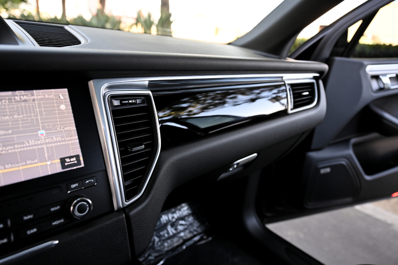 Porsche Macan Sport Edition AWD 2018