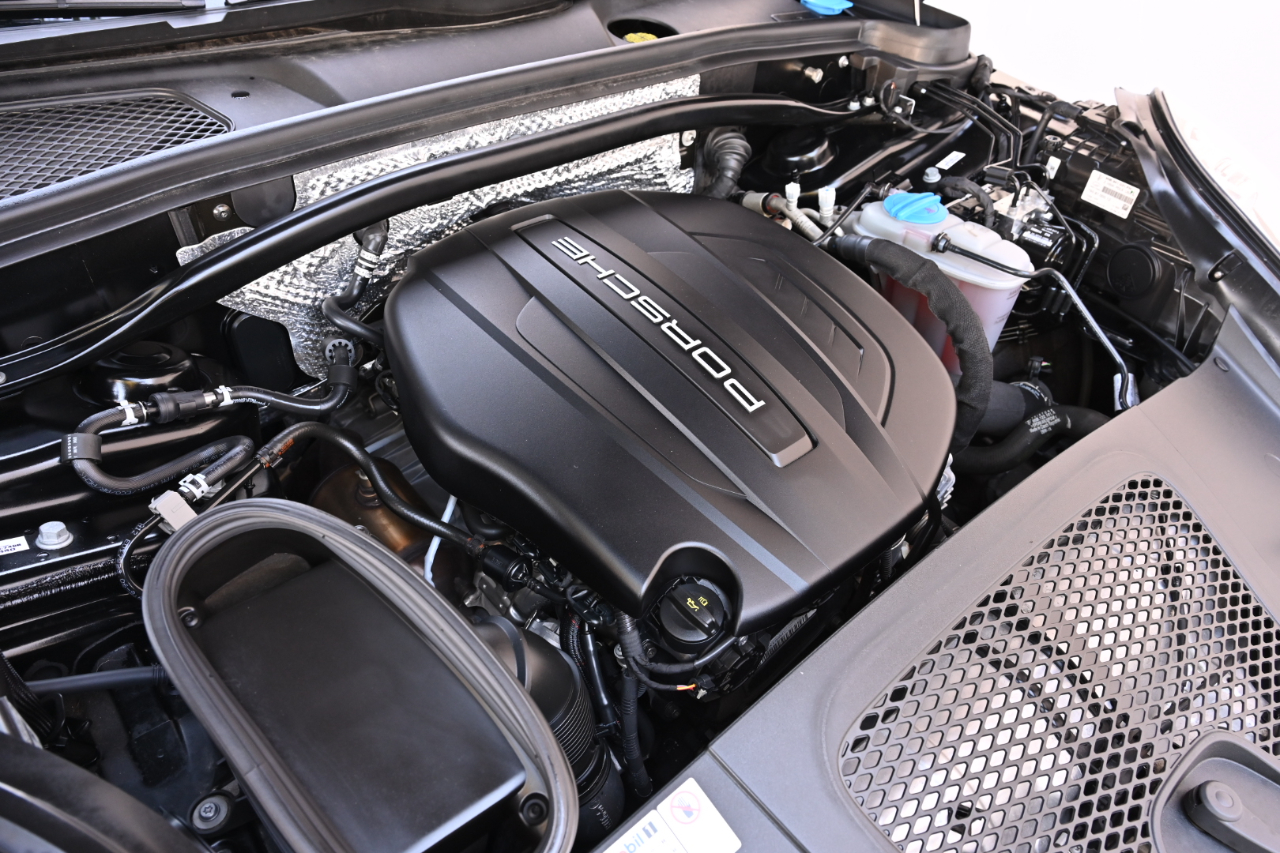 Porsche Macan Sport Edition AWD 2018