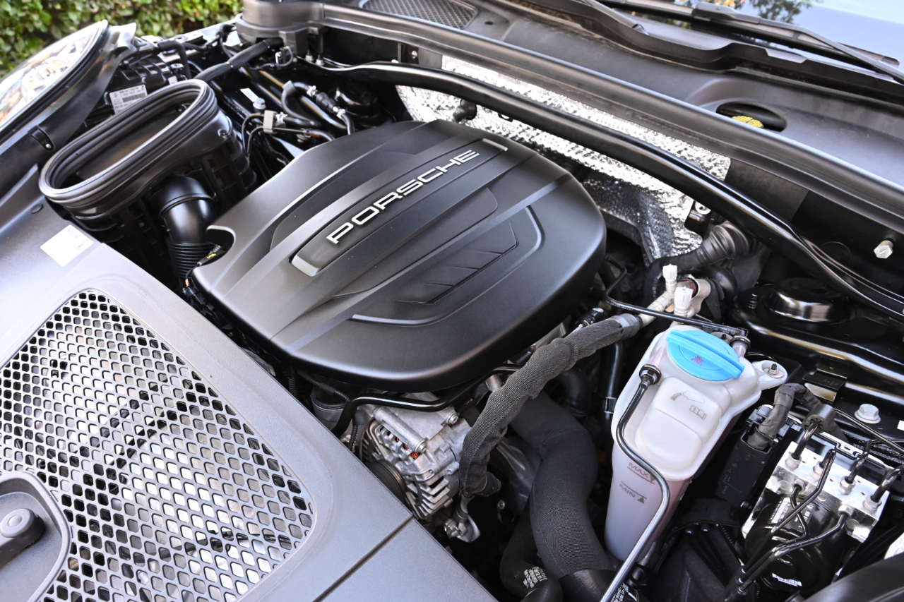 Porsche Macan Sport Edition AWD 2018