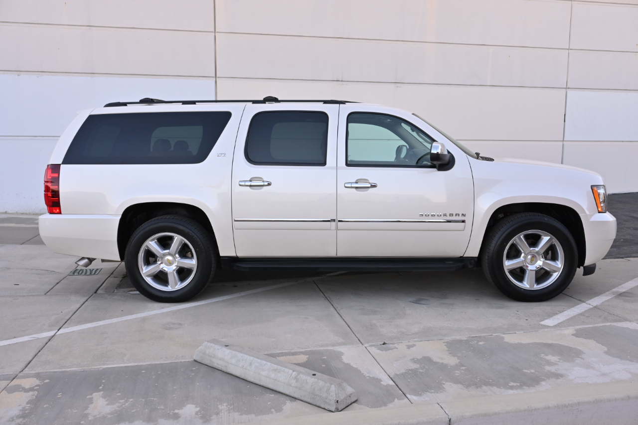 Chevrolet Suburban 1500 LTZ 2013