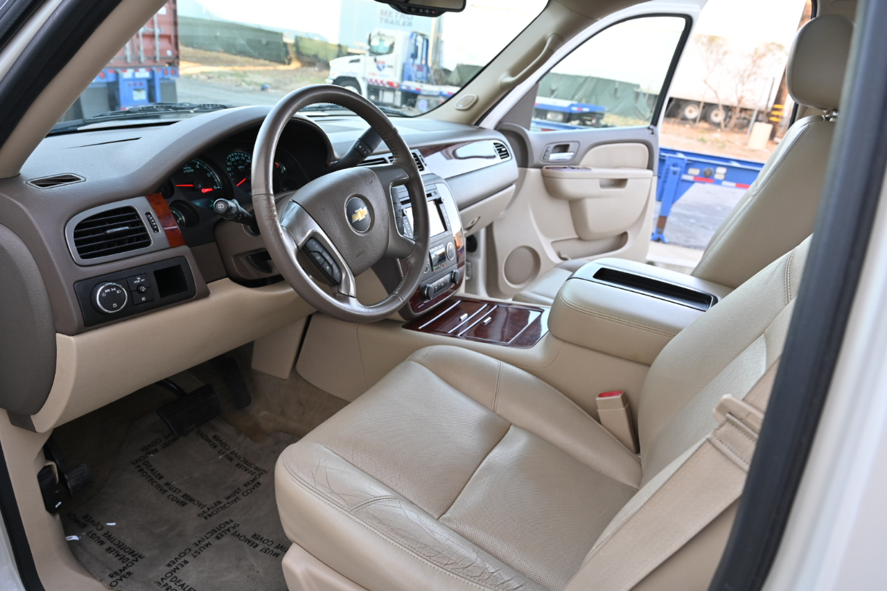 Chevrolet Suburban 1500 LTZ 2013