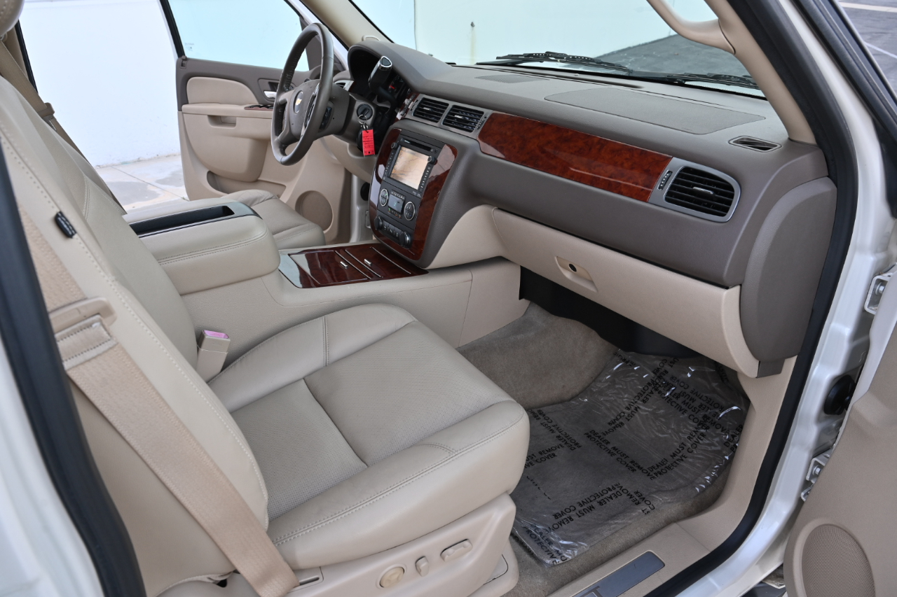 Chevrolet Suburban 1500 LTZ 2013