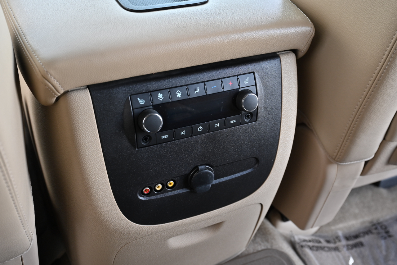 Chevrolet Suburban 1500 LTZ 2013