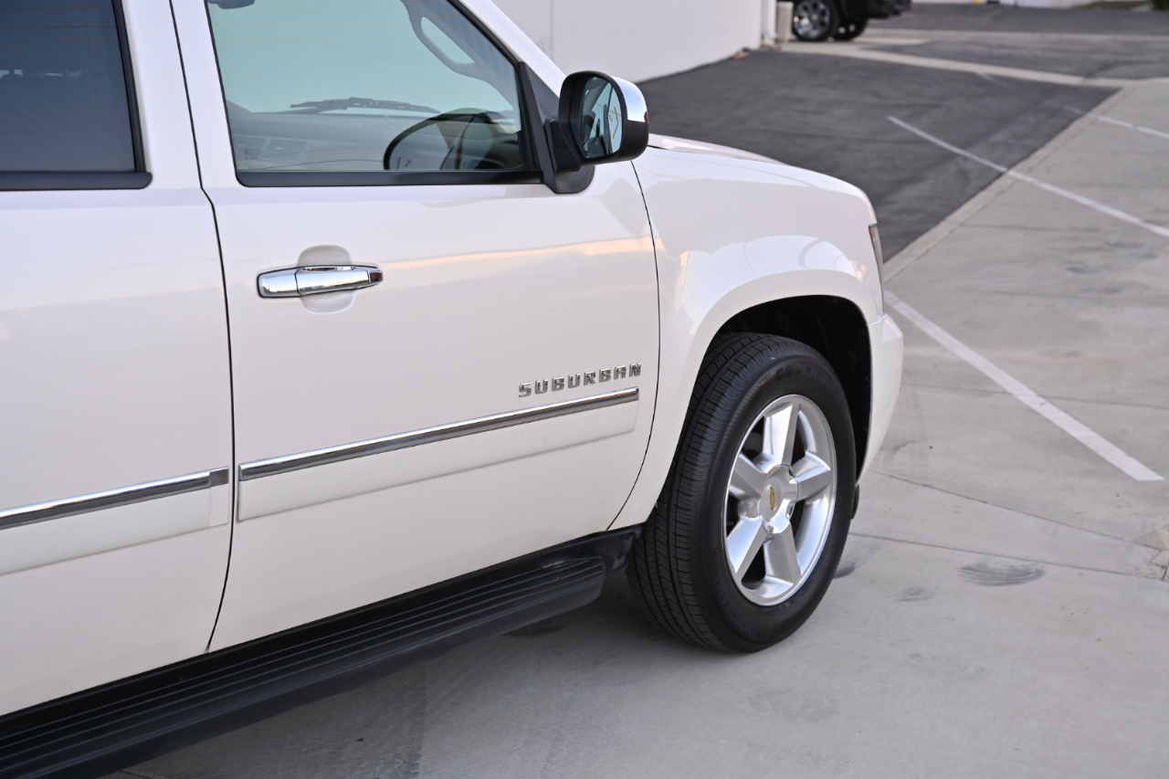 Chevrolet Suburban 1500 LTZ 2013