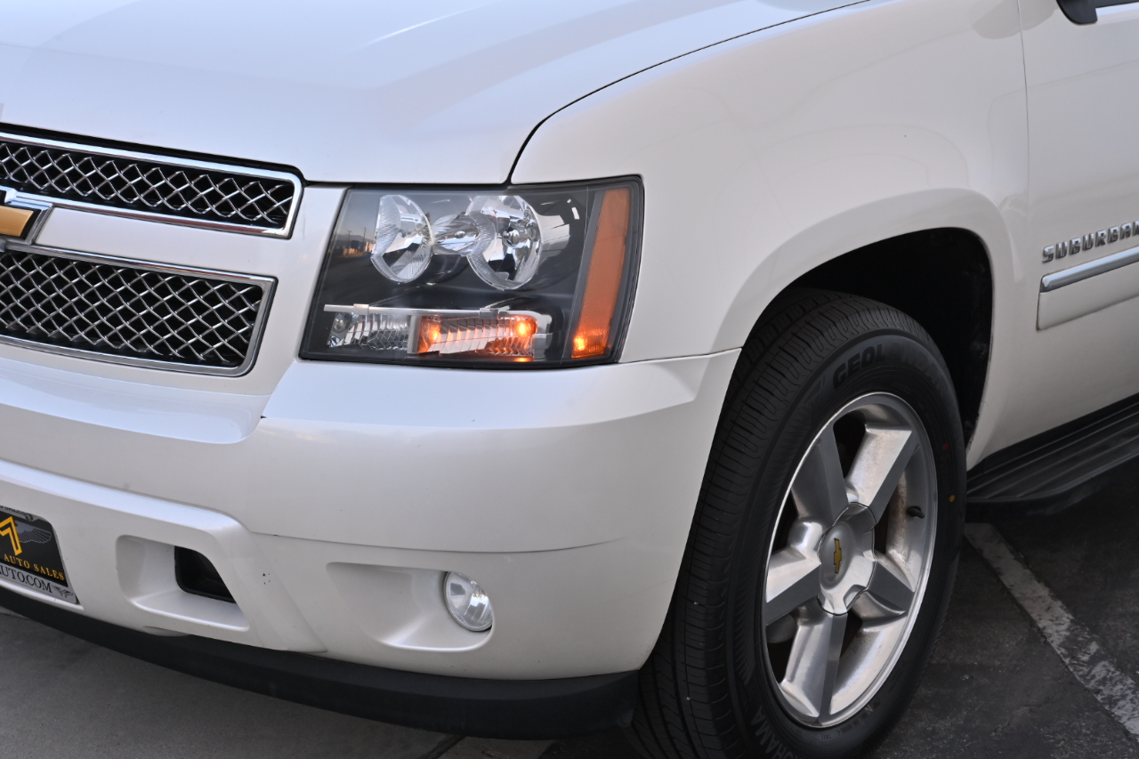 Chevrolet Suburban 1500 LTZ 2013