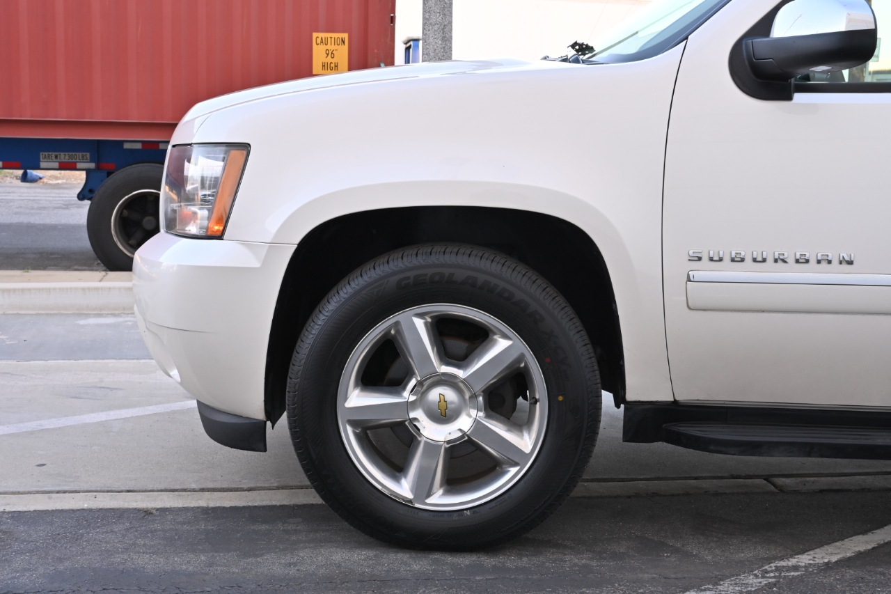 Chevrolet Suburban 1500 LTZ 2013