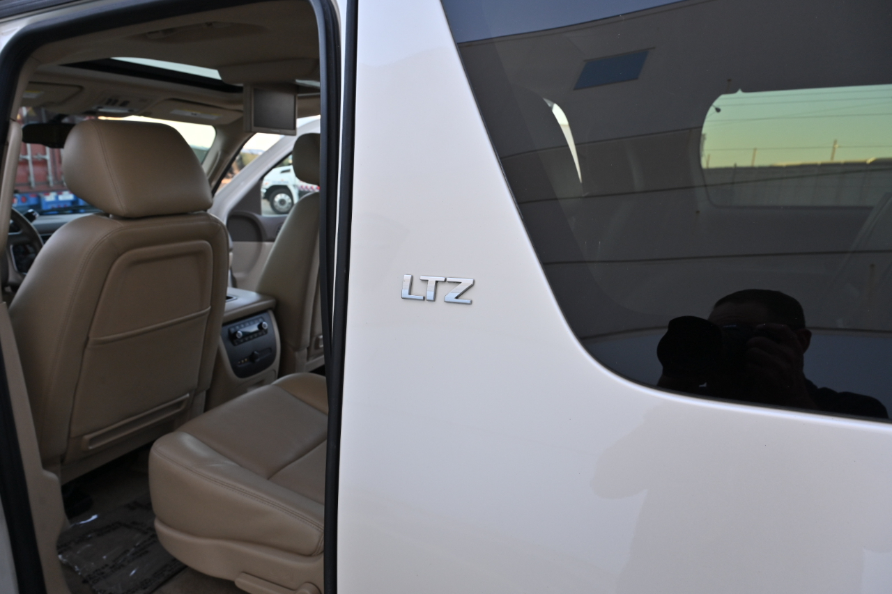 Chevrolet Suburban 1500 LTZ 2013
