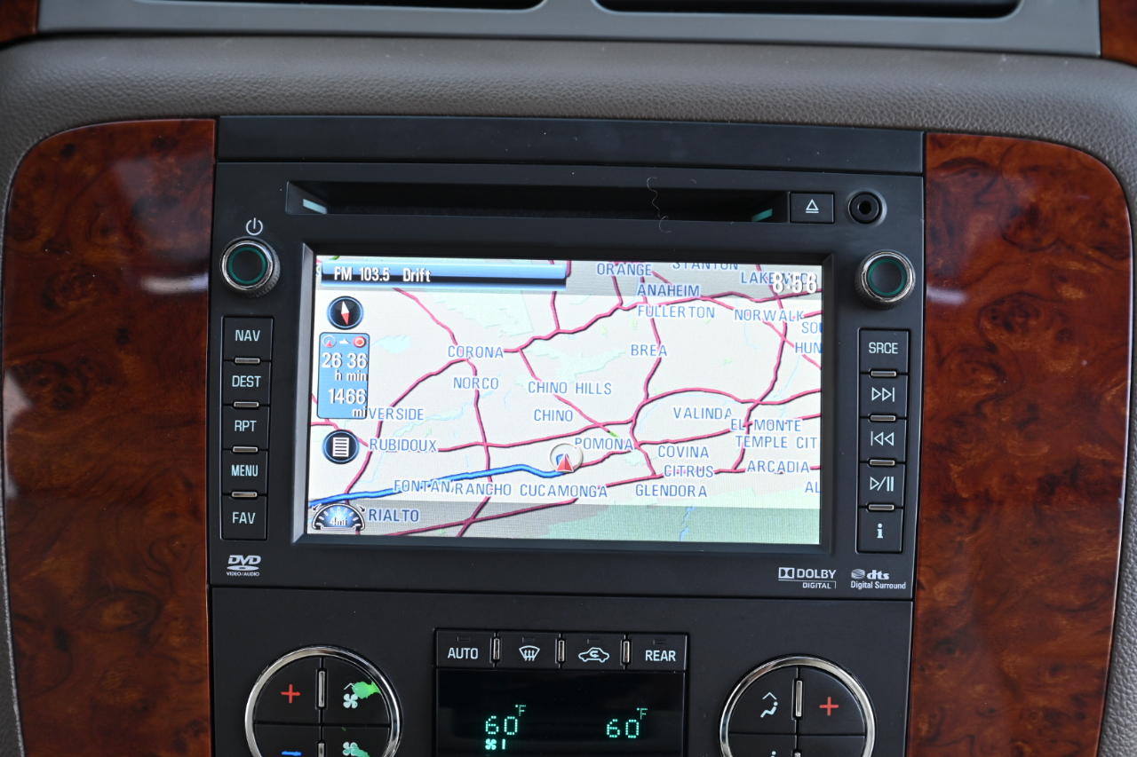 Chevrolet Suburban 1500 LTZ 2013