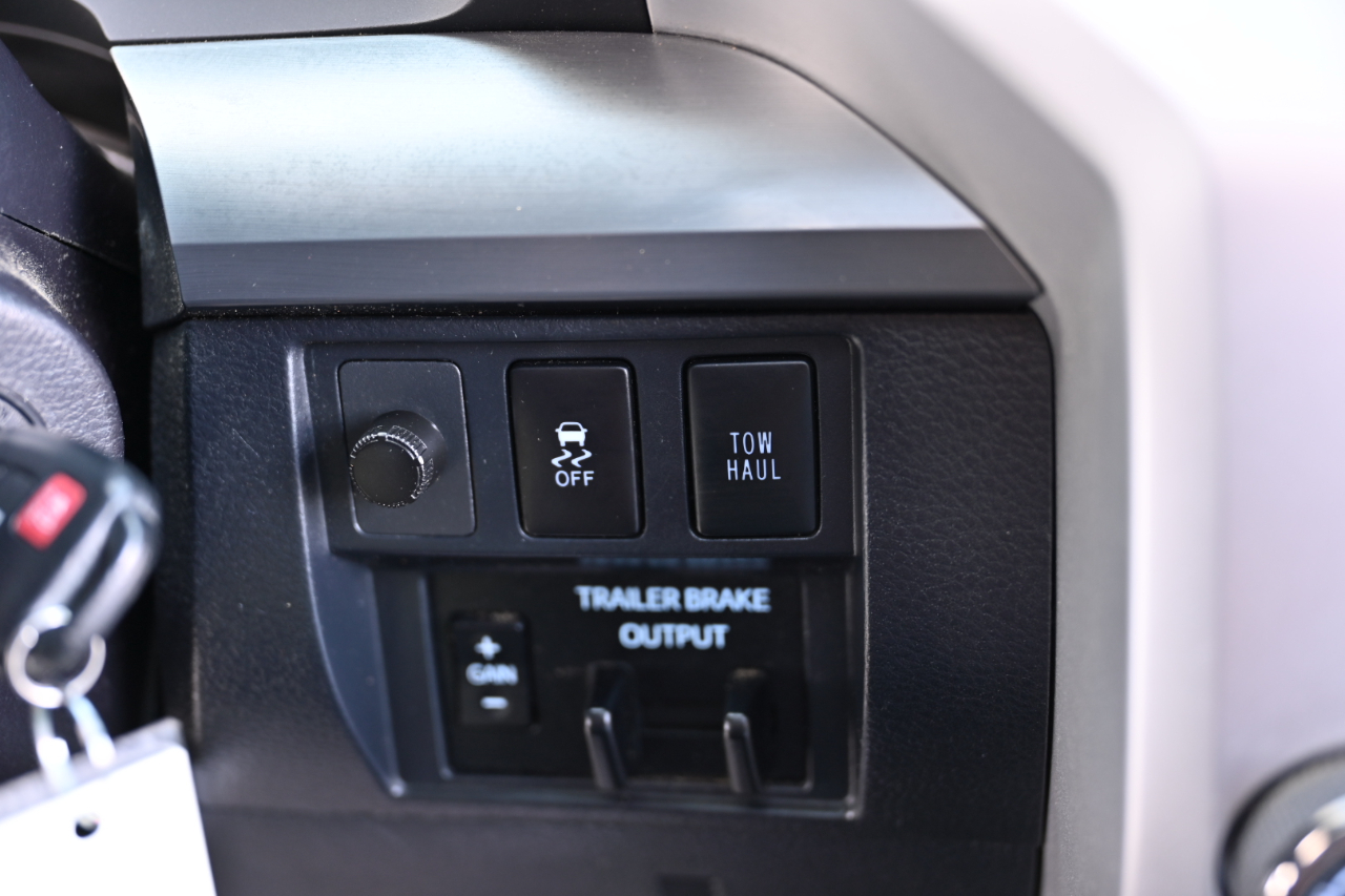 Toyota Tundra 4WD  2019