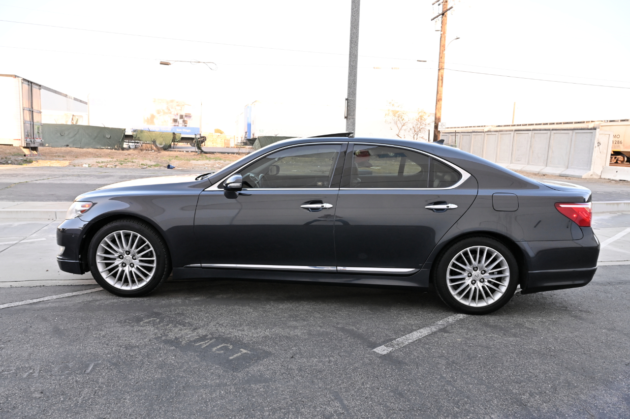 Lexus LS 460  2011