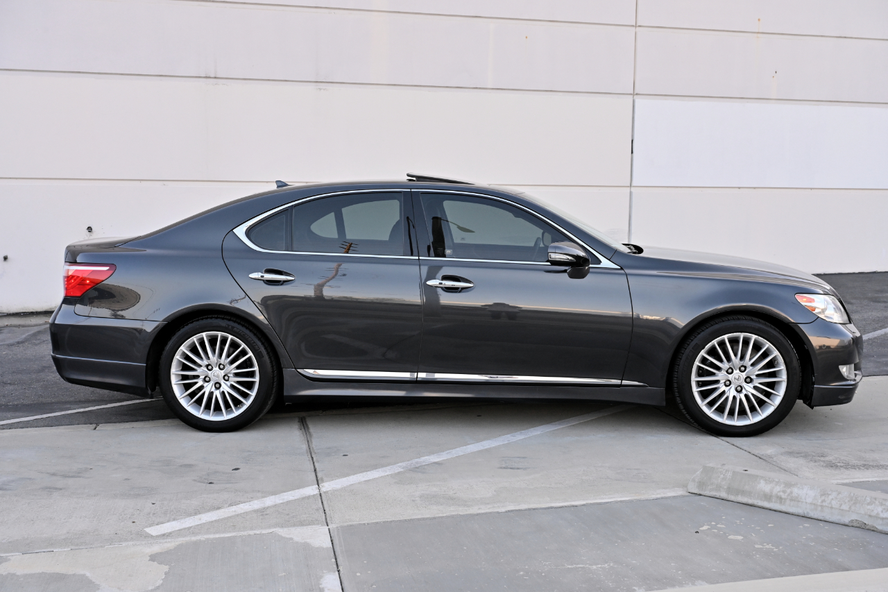 Lexus LS 460  2011