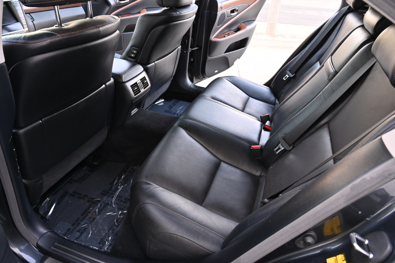 Lexus LS 460  2011