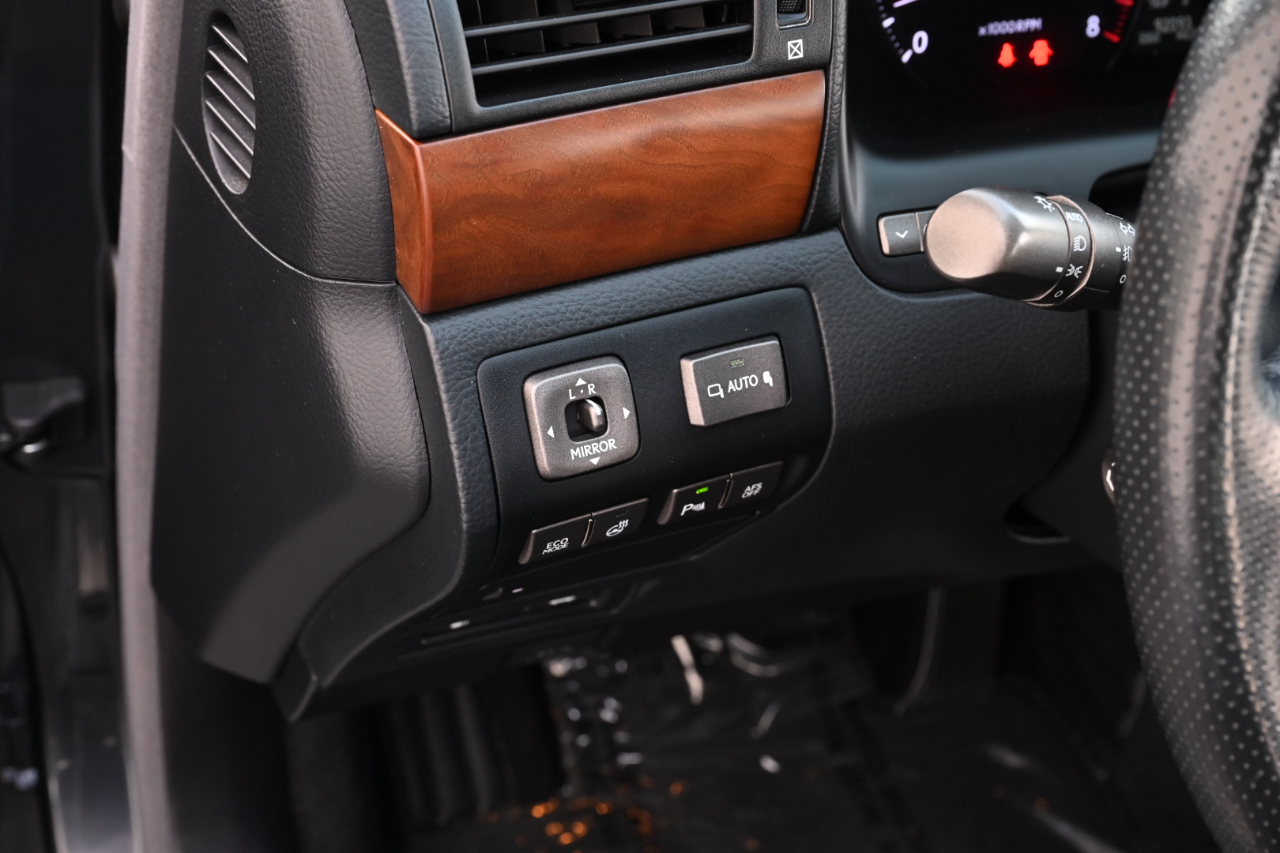 Lexus LS 460  2011