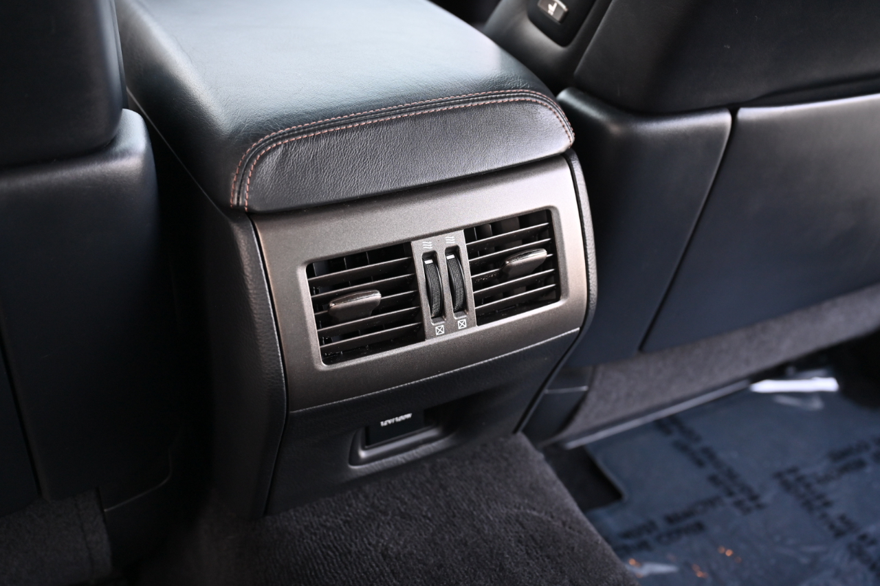 Lexus LS 460  2011