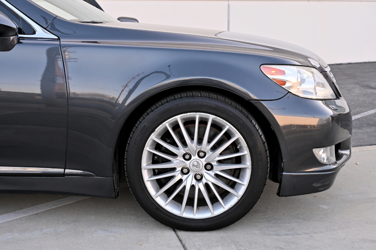 Lexus LS 460  2011