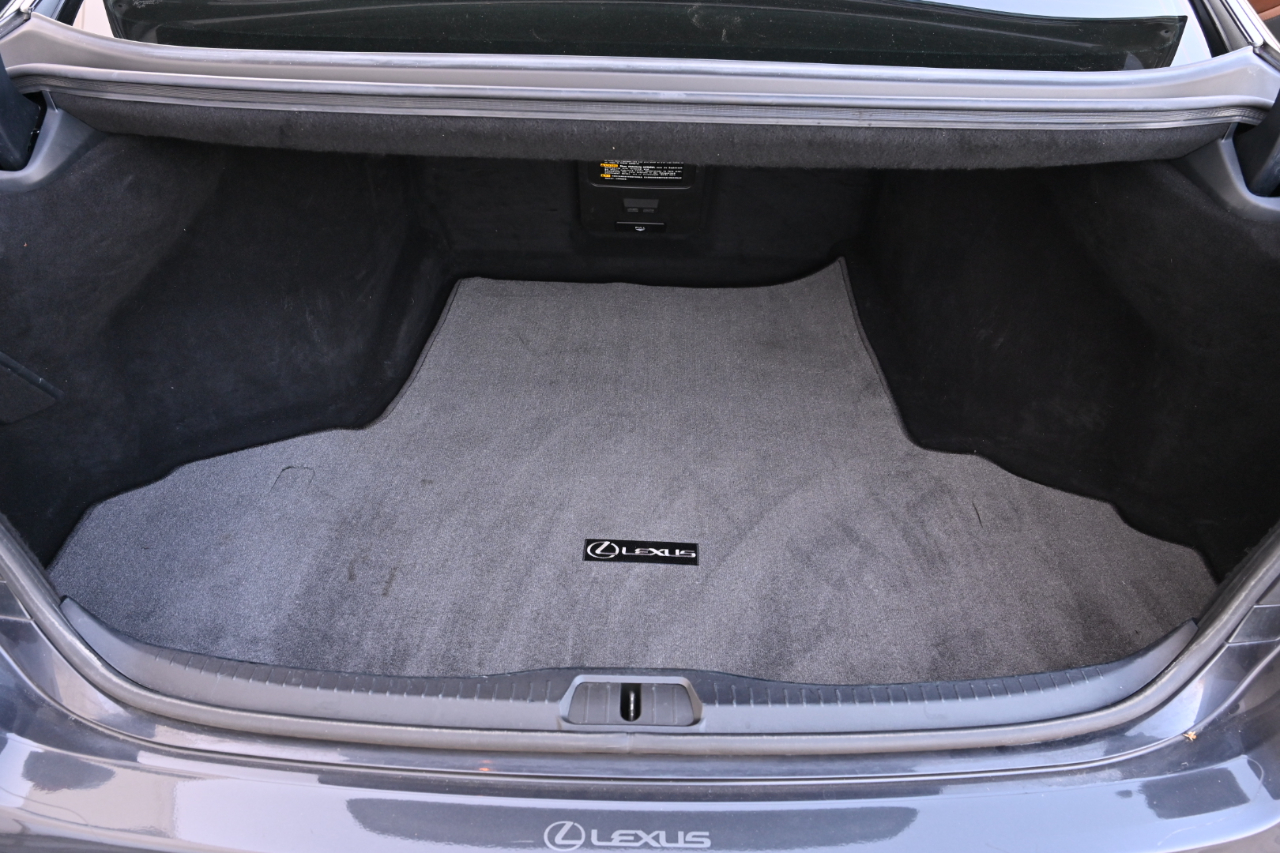 Lexus LS 460  2011
