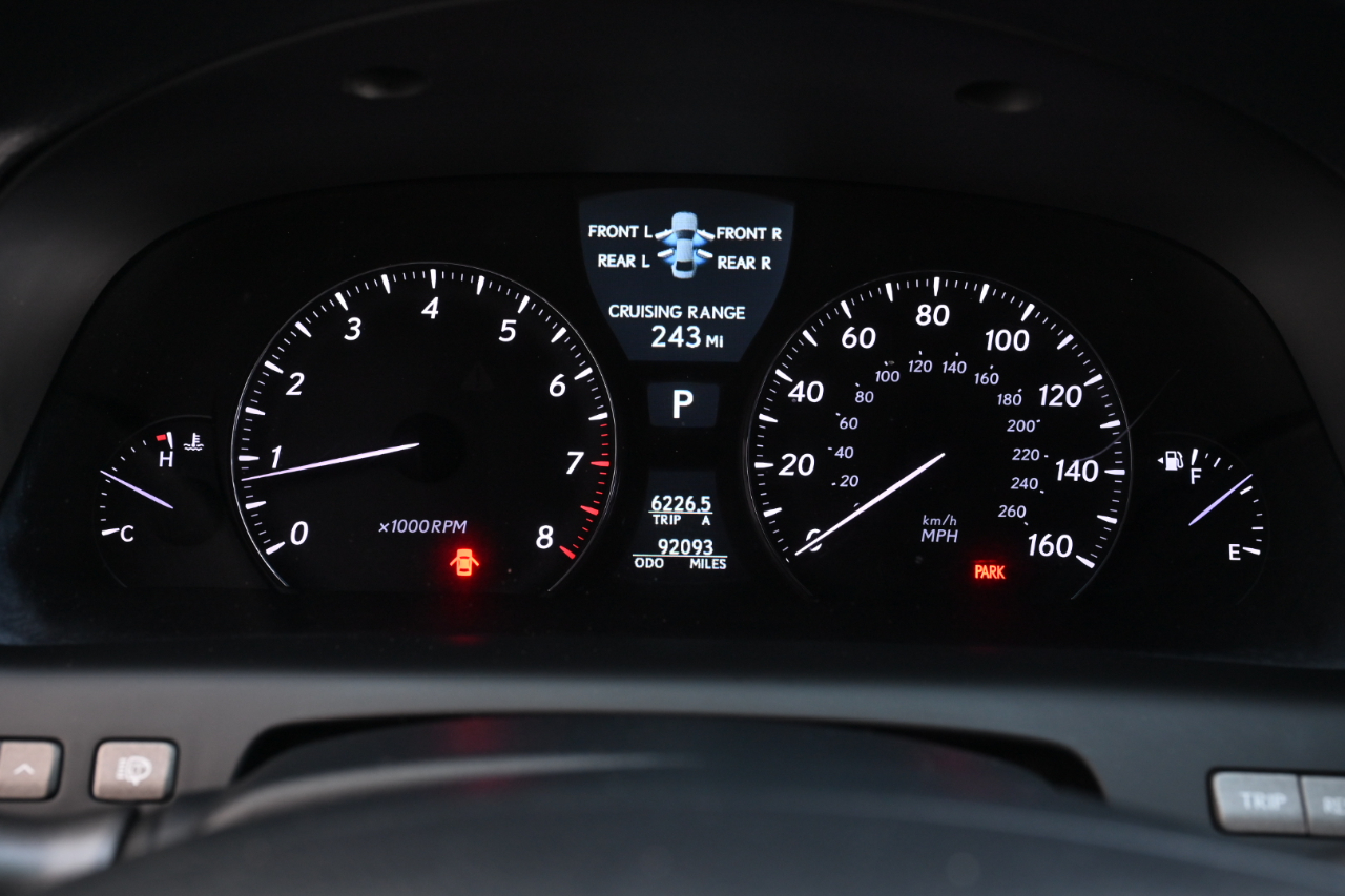 Lexus LS 460  2011