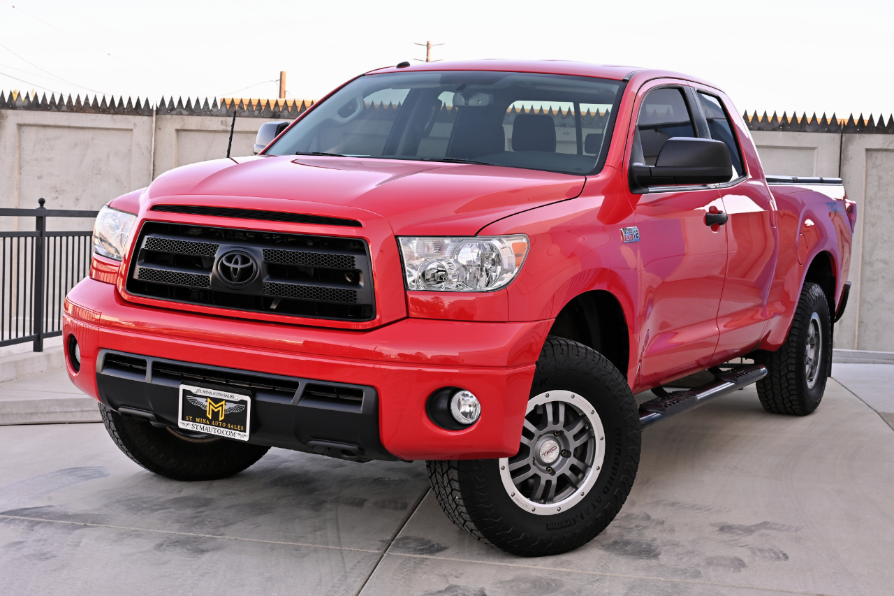 Toyota Tundra 4WD Truck  2013