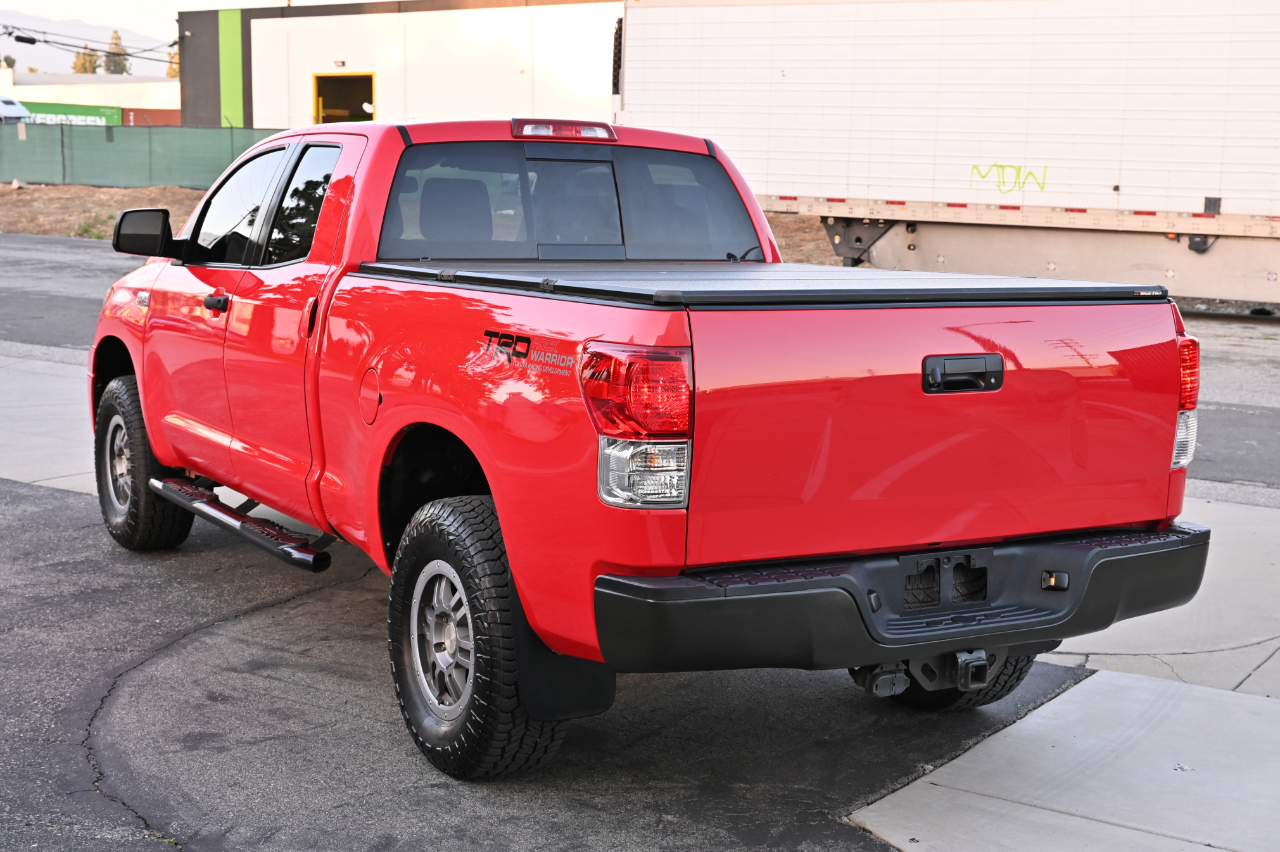 Toyota Tundra 4WD Truck  2013