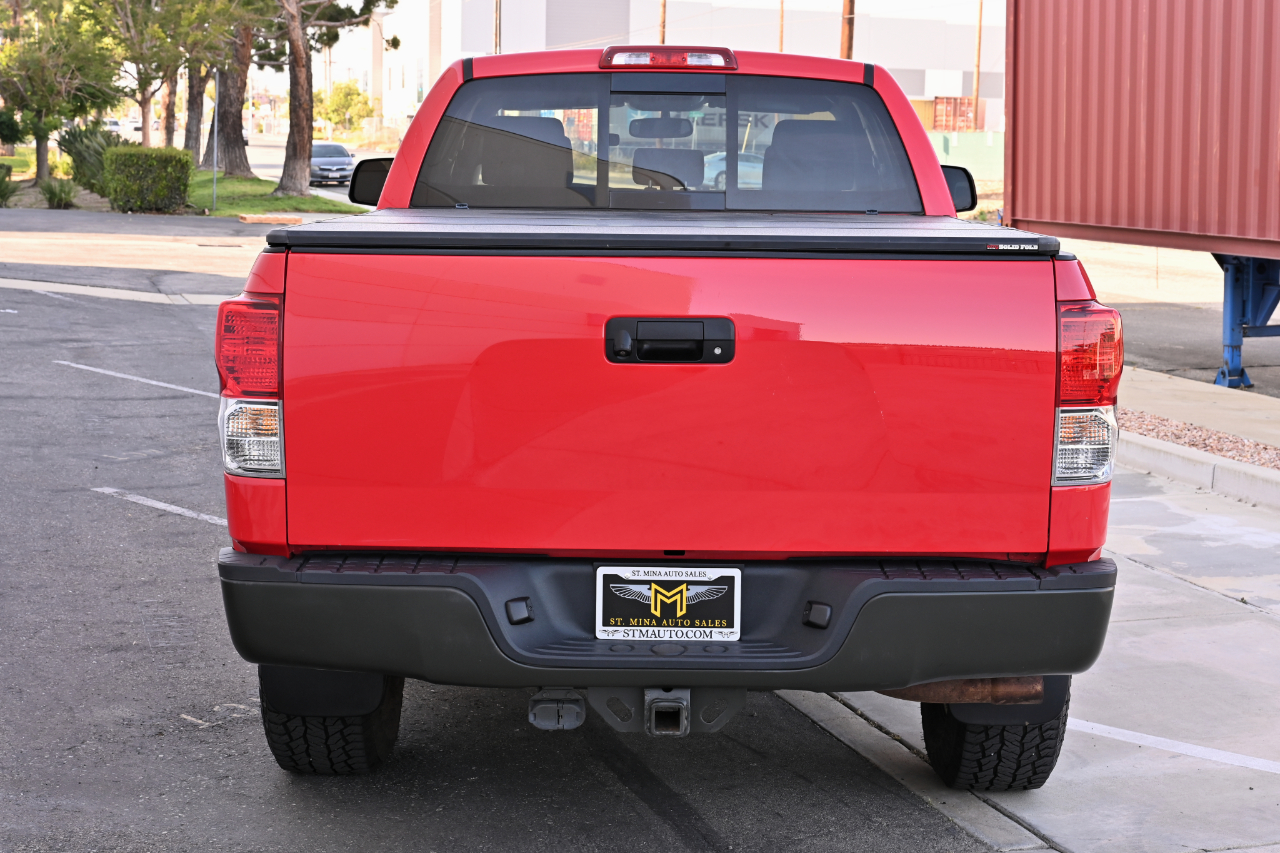Toyota Tundra 4WD Truck  2013