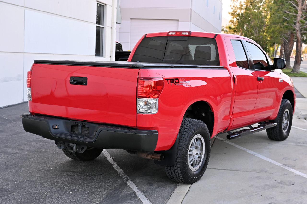 Toyota Tundra 4WD Truck  2013