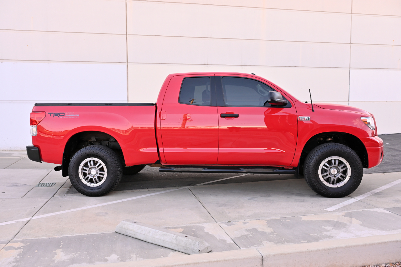 Toyota Tundra 4WD Truck  2013