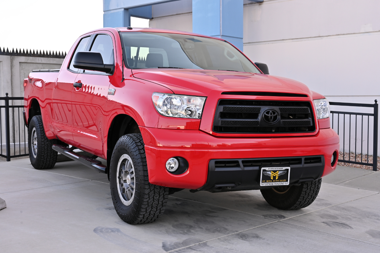 Toyota Tundra 4WD Truck  2013