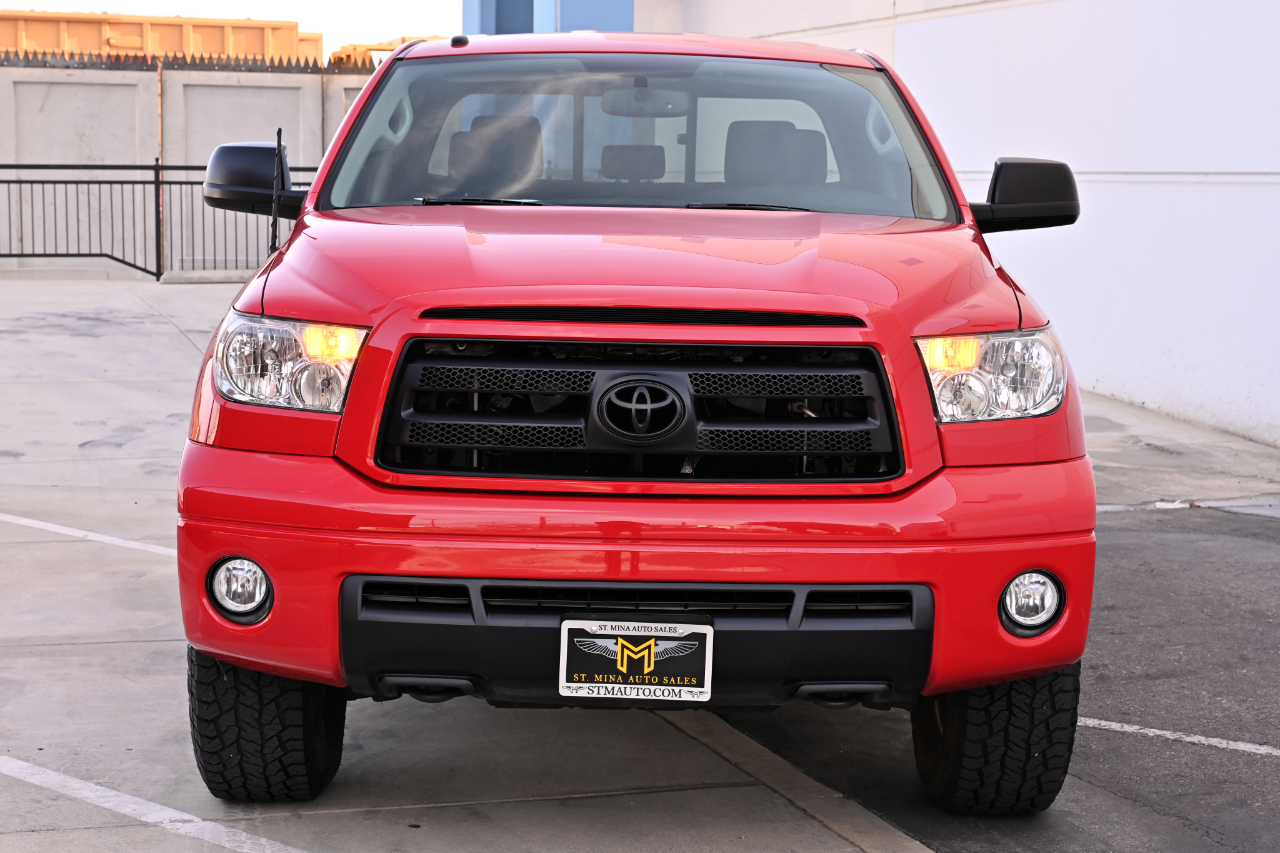 Toyota Tundra 4WD Truck  2013
