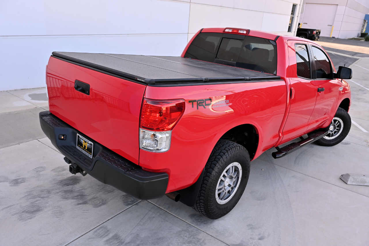 Toyota Tundra 4WD Truck  2013
