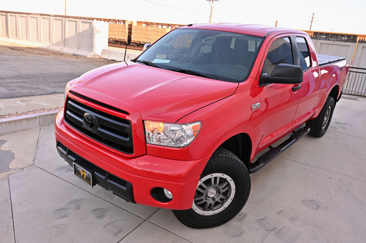Toyota Tundra 4WD Truck  2013