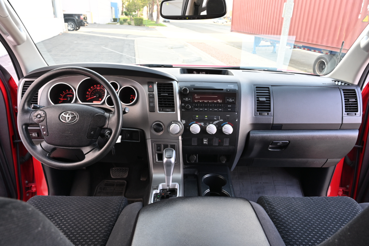 Toyota Tundra 4WD Truck  2013