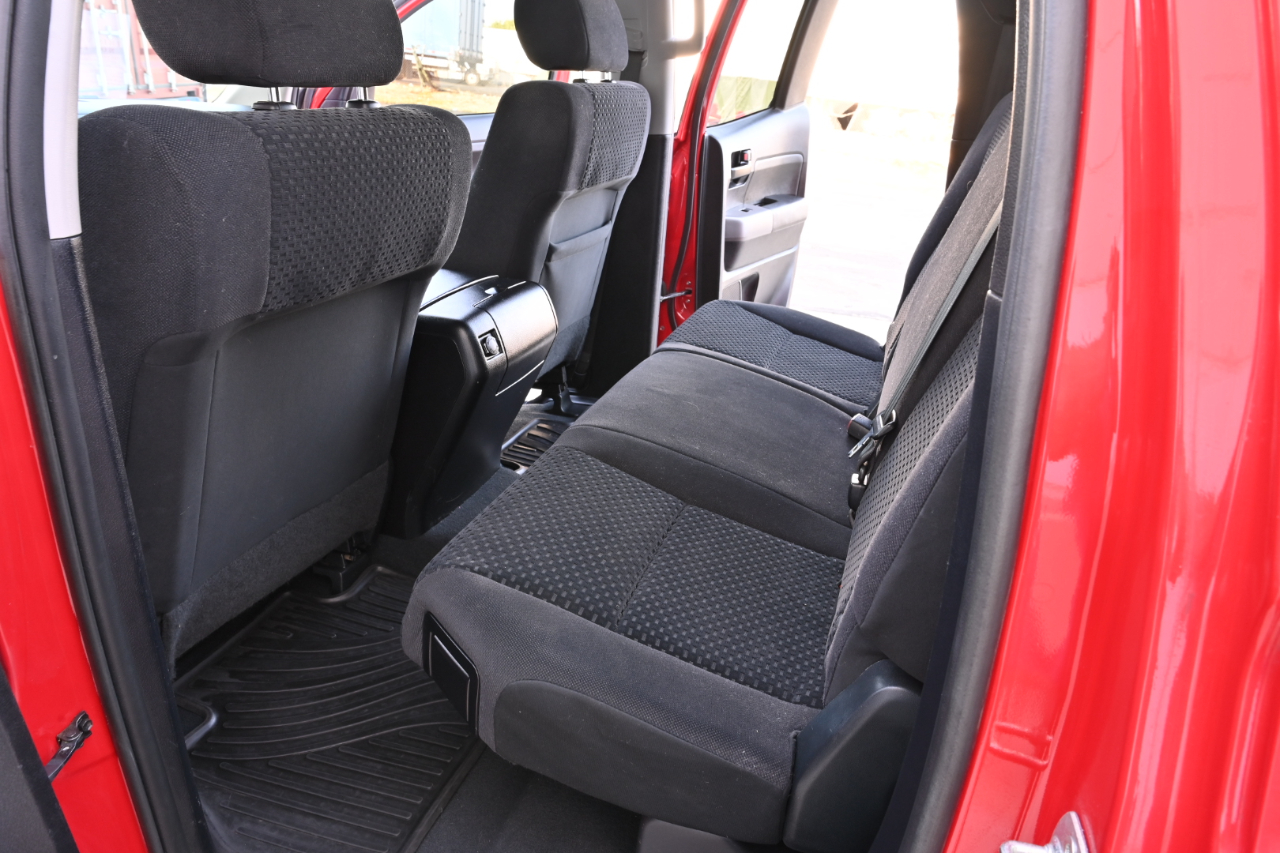 Toyota Tundra 4WD Truck  2013