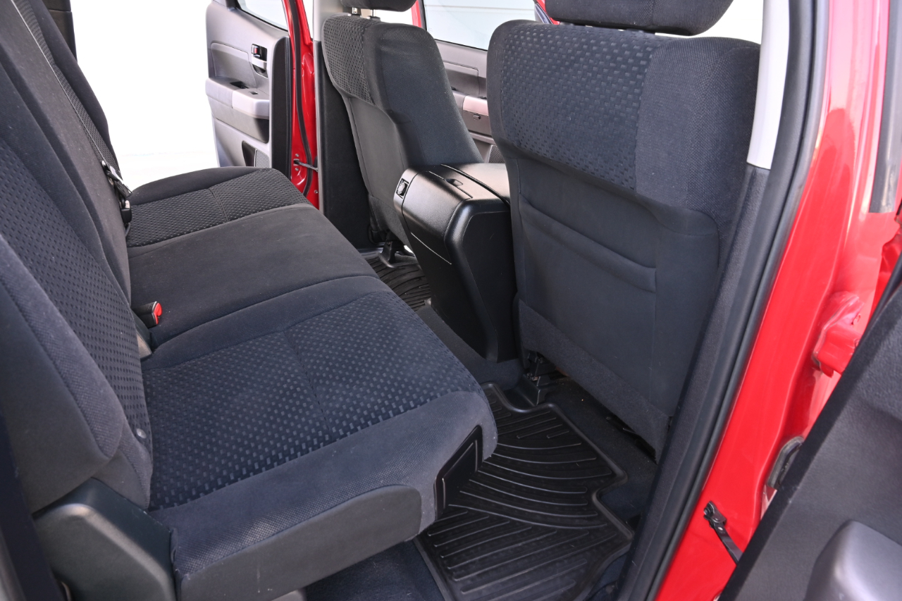 Toyota Tundra 4WD Truck  2013