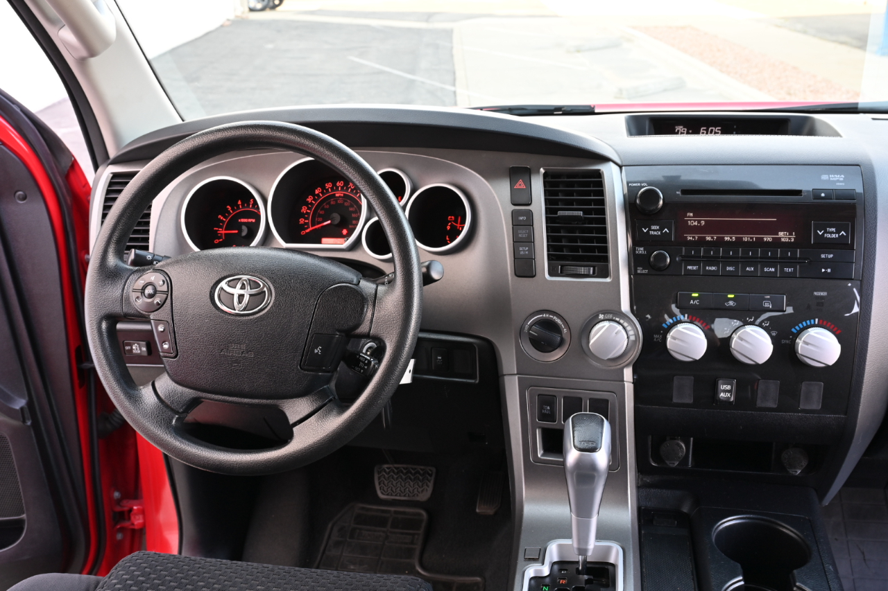 Toyota Tundra 4WD Truck  2013