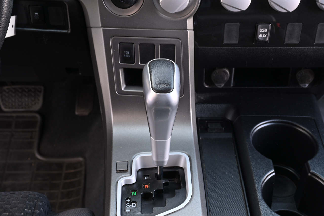 Toyota Tundra 4WD Truck  2013