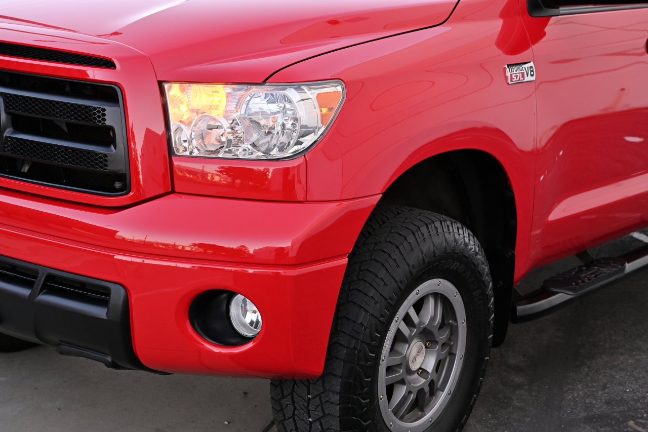 Toyota Tundra 4WD Truck  2013