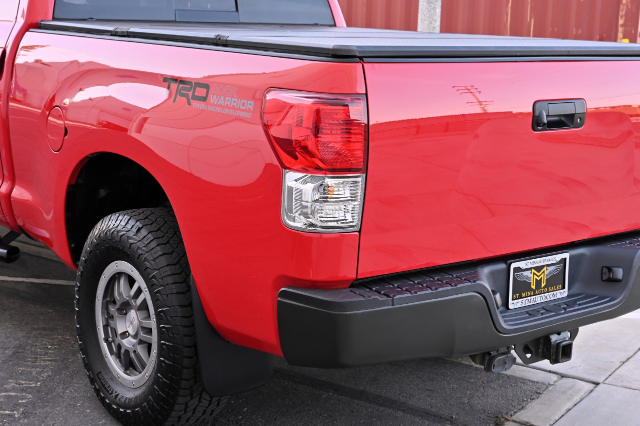 Toyota Tundra 4WD Truck  2013