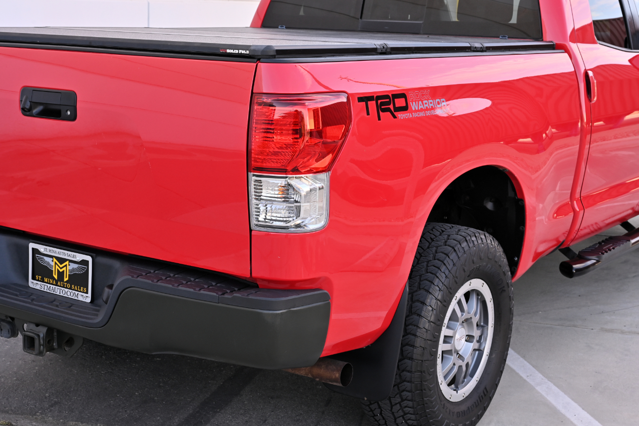 Toyota Tundra 4WD Truck  2013