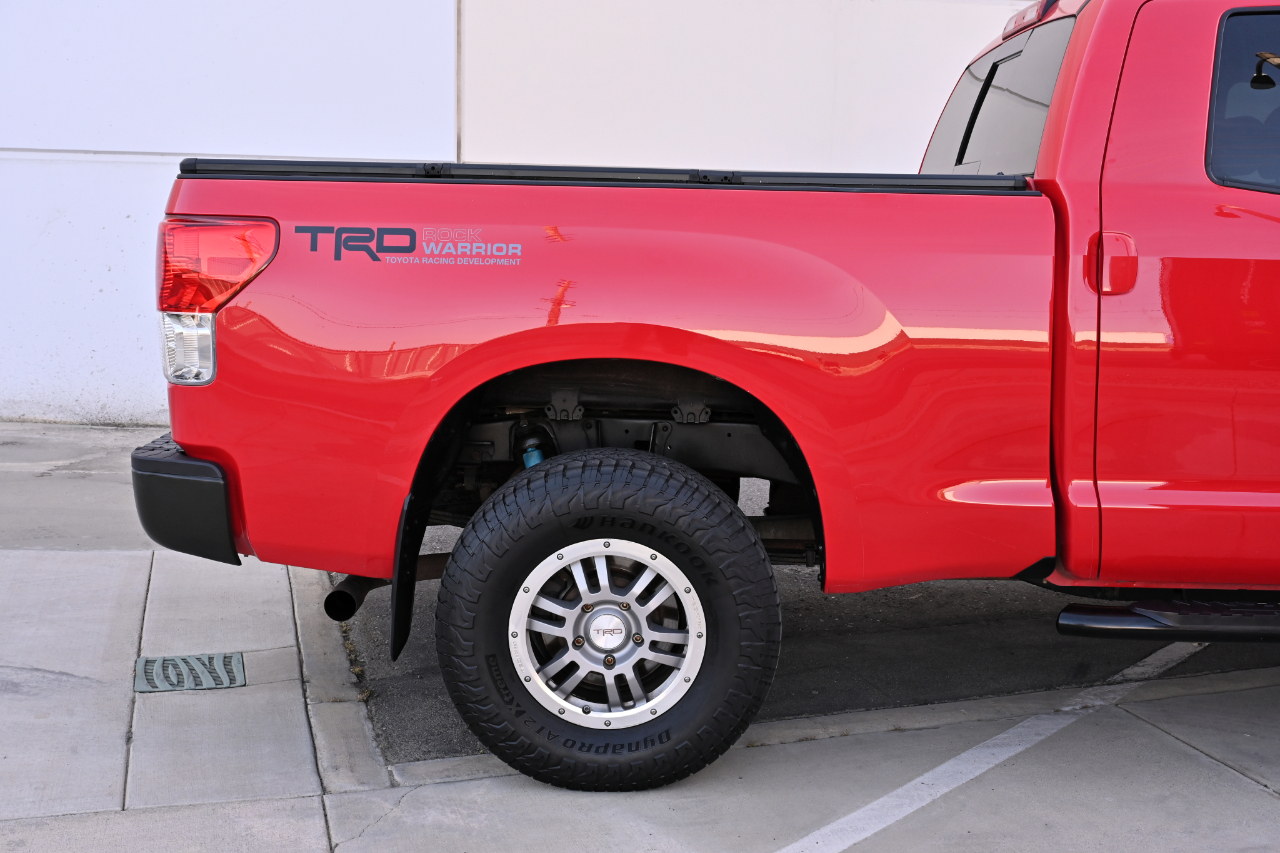 Toyota Tundra 4WD Truck  2013