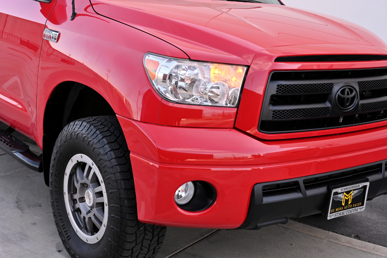 Toyota Tundra 4WD Truck  2013