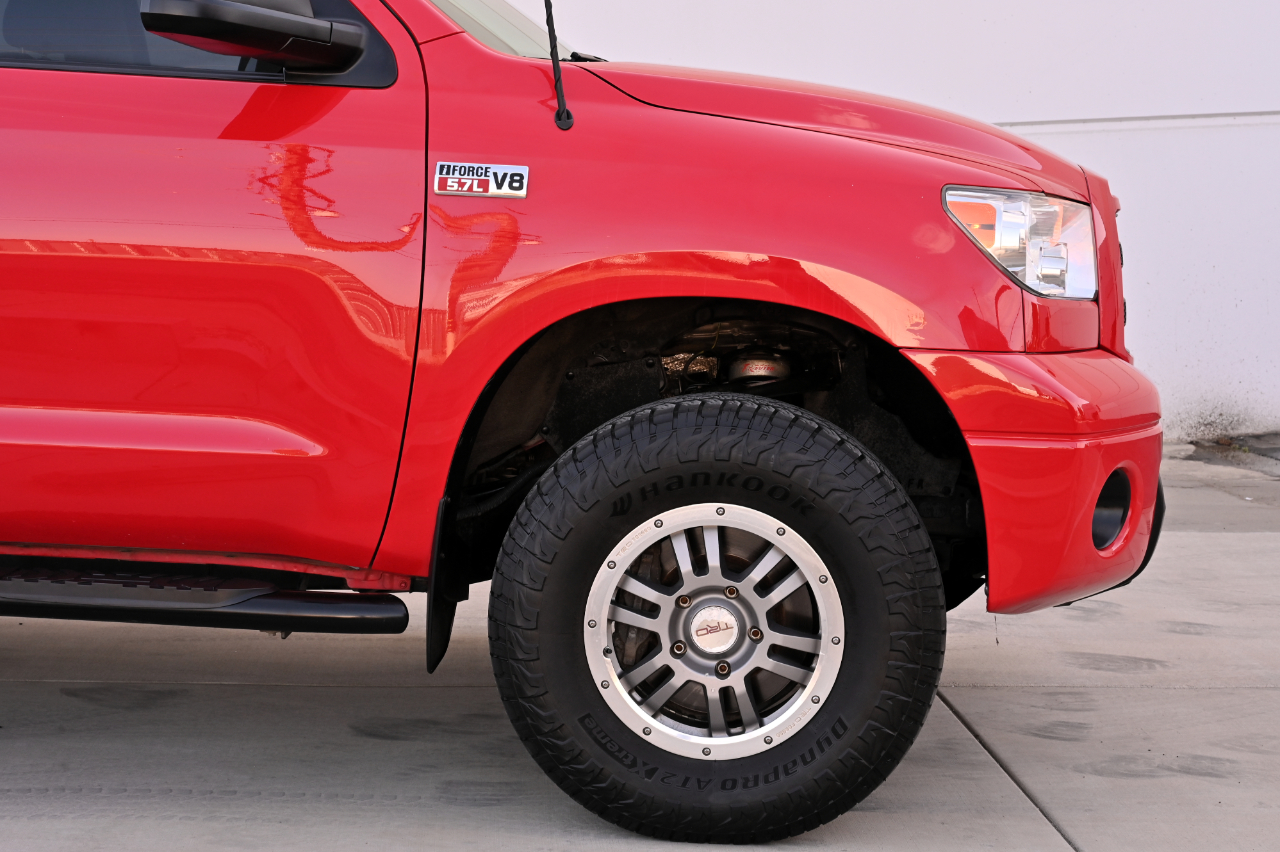 Toyota Tundra 4WD Truck  2013