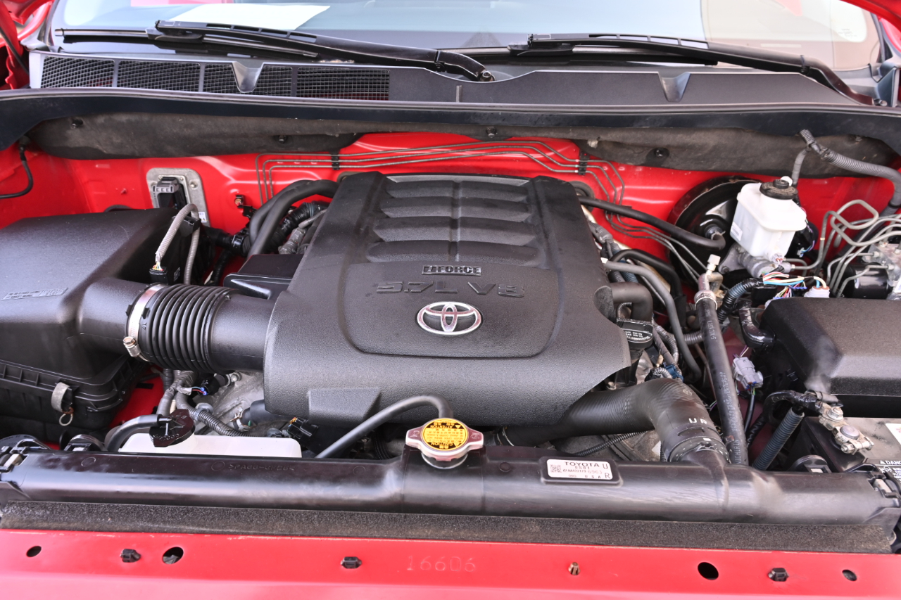 Toyota Tundra 4WD Truck  2013